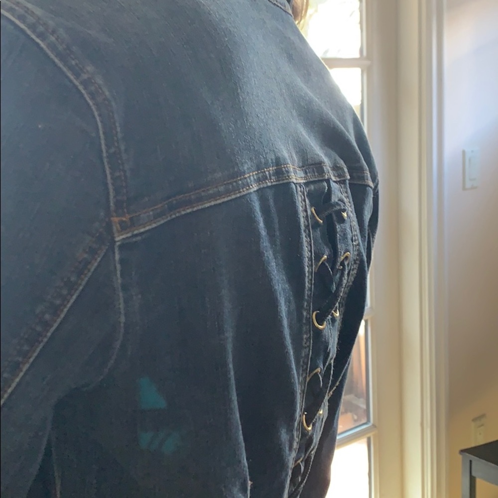 Vintage 1990’s jean jacket! - Picture 4 of 6